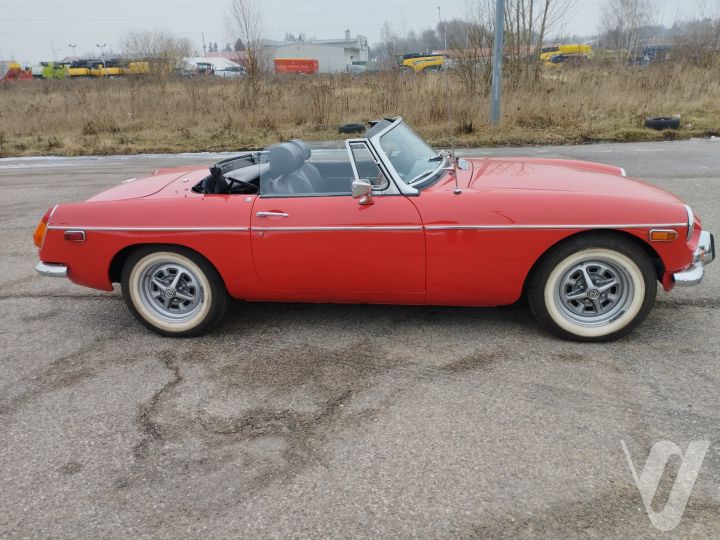 MG MGB (1972) loading=