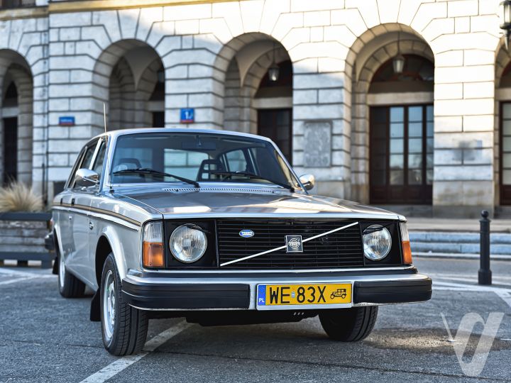 Volvo 244 (1977)