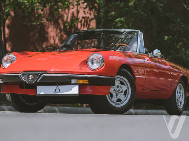 Alfa Romeo Spider (1984)