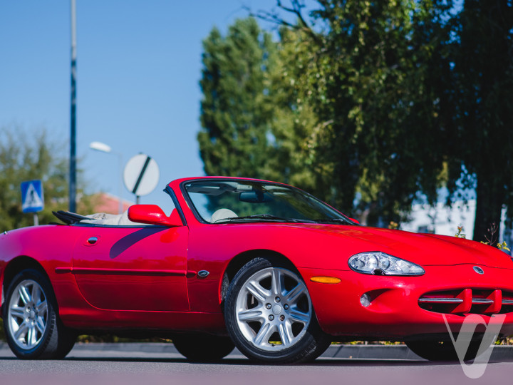 Jaguar XK8 (2000)