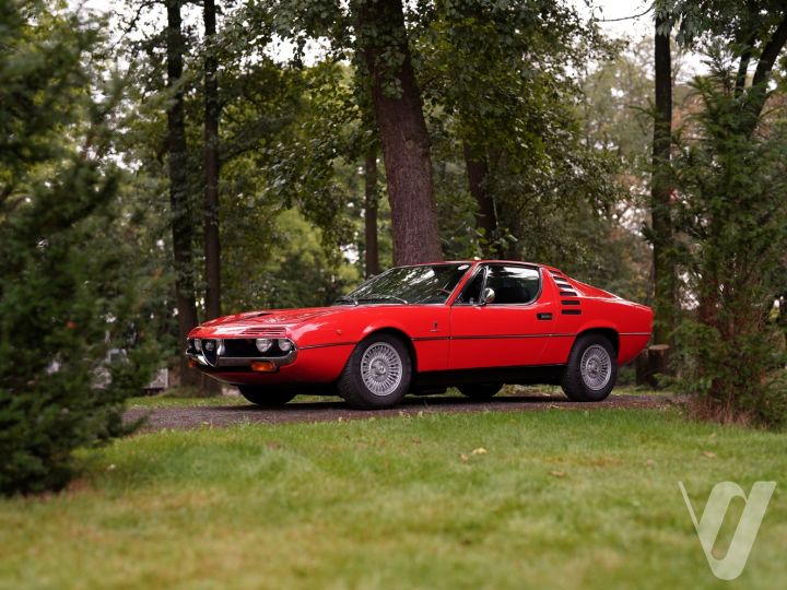 Alfa Romeo Montreal (1972) loading=