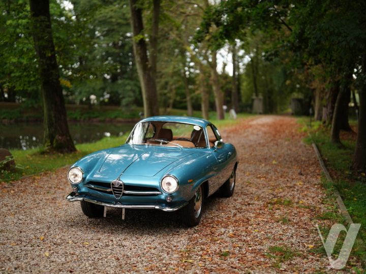 Alfa Romeo Giulia (1967) loading=