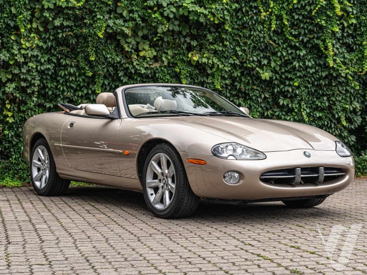 Jaguar XK (2003)