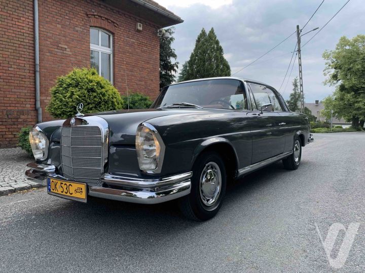 Mercedes-Benz W111 220 SEb (1963)