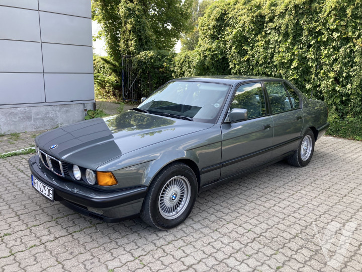 BMW Seria 7 (1990)