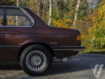 BMW Seria 3 (1983) Outside