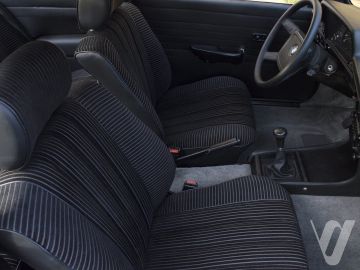 BMW Seria 3 (1983) Inside