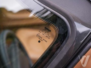 Saab 900 (1993) Zdjęcia z zewnątrz