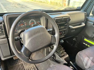 Jeep Wrangler (2001) Wnętrze