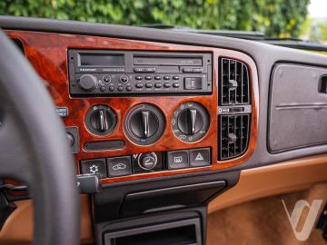 Saab 900 (1993) Wnętrze