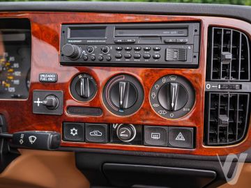 Saab 900 (1993) Wnętrze