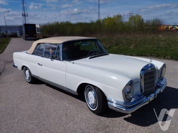 Mercedes-Benz Klasa S (1962) Zdjęcia z zewnątrz
