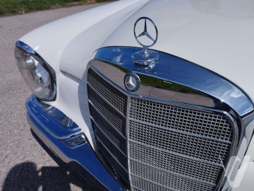 Mercedes-Benz Klasa S (1962) Zdjęcia z zewnątrz
