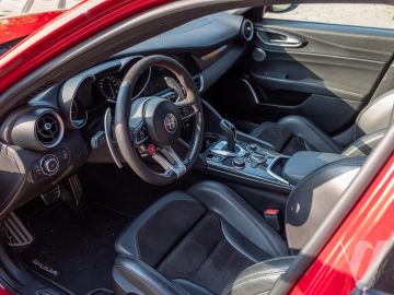 Alfa Romeo Giulia (2021) Wnętrze