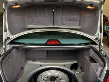 BMW Seria 8 (1991) Details
