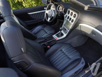 Alfa Romeo Spider (2007) Wnętrze