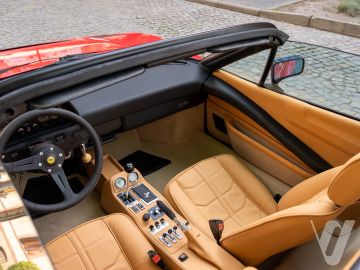 Ferrari 308 (1982) Inside