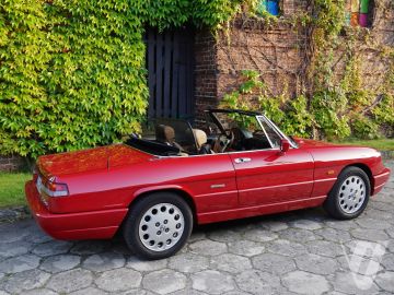 Alfa Romeo Spider (1991) Zdjęcia z zewnątrz