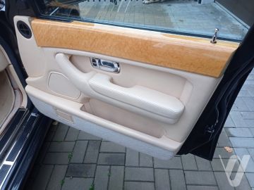 Bentley Arnage (2000) Inside