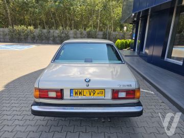 BMW Seria 7 (1986) Zdjęcia z zewnątrz