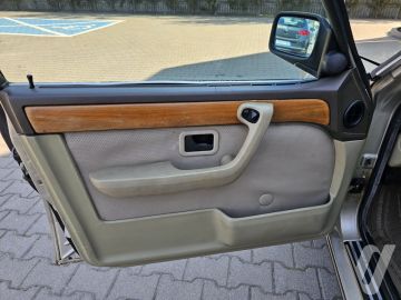 BMW Seria 7 (1986) Wnętrze