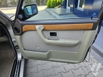 BMW Seria 7 (1986) Wnętrze