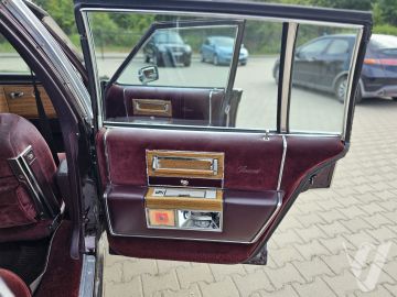 Cadillac Fleetwood (1985) Wnętrze