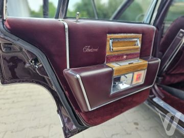 Cadillac Fleetwood (1985) Wnętrze