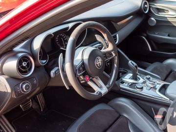 Alfa Romeo Giulia (2021) Wnętrze