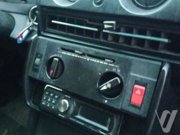 Mercedes-Benz W123 (1981) Inside