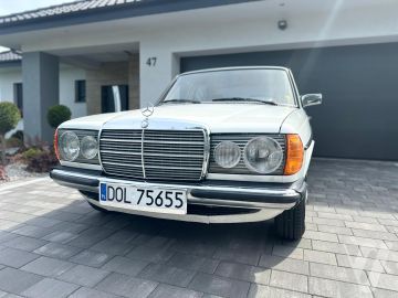 Mercedes-Benz W123 (1982) Zdjęcia z zewnątrz