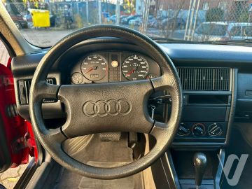 Audi 80 (1989) Wnętrze