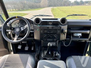 Land Rover Defender (2010) Zdjęcia z zewnątrz