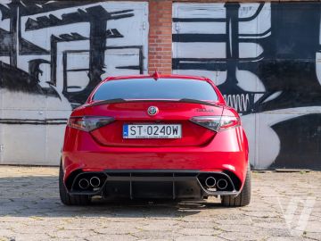 Alfa Romeo Giulia (2021) Zdjęcia z zewnątrz