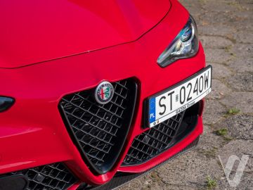Alfa Romeo Giulia (2021) Zdjęcia z zewnątrz