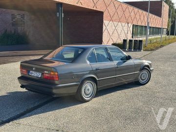 BMW M5 (1989) Zdjęcia z zewnątrz