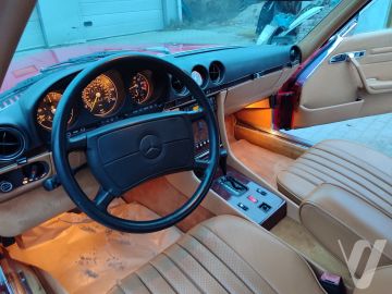 Mercedes-Benz SL (1986) Inside