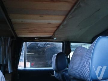 Mercedes-Benz W123 (1981) Inside