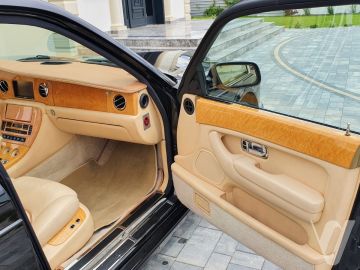 Bentley Arnage (2000) Wnętrze