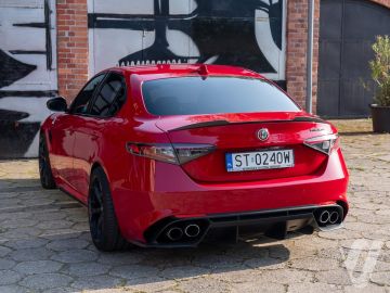 Alfa Romeo Giulia (2021) Zdjęcia z zewnątrz