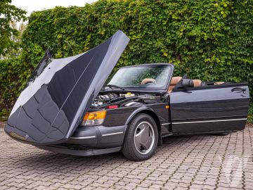 Saab 900 (1993) Zdjęcia z zewnątrz