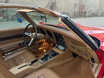 Chevrolet Corvette (1973) Inside