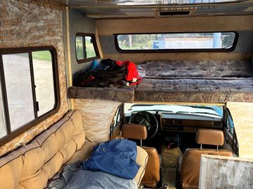 Toyota Pickup (1986) Wnętrze