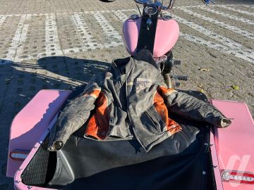 Harley-Davidson FXSTC SOFTAIL CUSTOM (2000) Wnętrze
