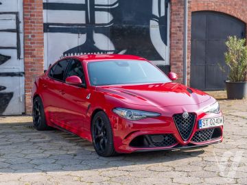 Alfa Romeo Giulia (2021) Zdjęcia z zewnątrz