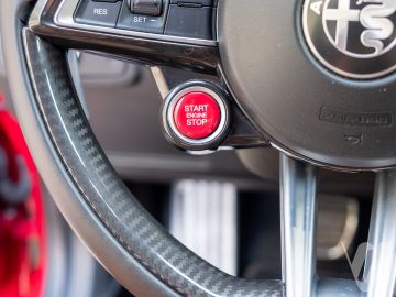 Alfa Romeo Giulia (2021) Wnętrze