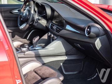 Alfa Romeo Giulia (2021) Wnętrze