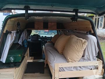 Mercedes-Benz W123 (1981) Inside