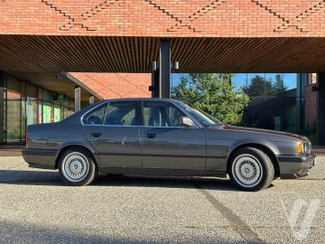 BMW M5 (1989) Zdjęcia z zewnątrz