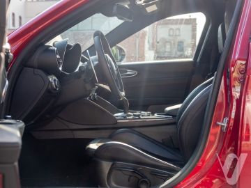 Alfa Romeo Giulia (2021) Wnętrze